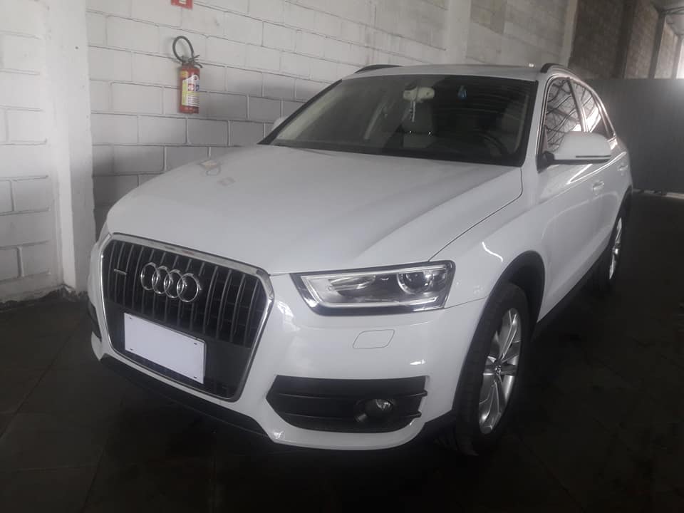 AUDI  Q3